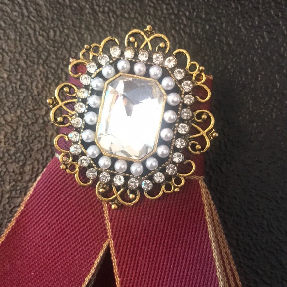 Simons Brooch - Picture 2 of 3